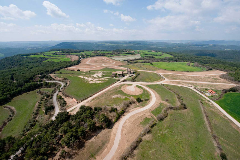 Imatge aèria de Sant Andreu de Linya abans de les obres Foto: Lago de LinyaResort ECO LUX COUNTRY CLUB