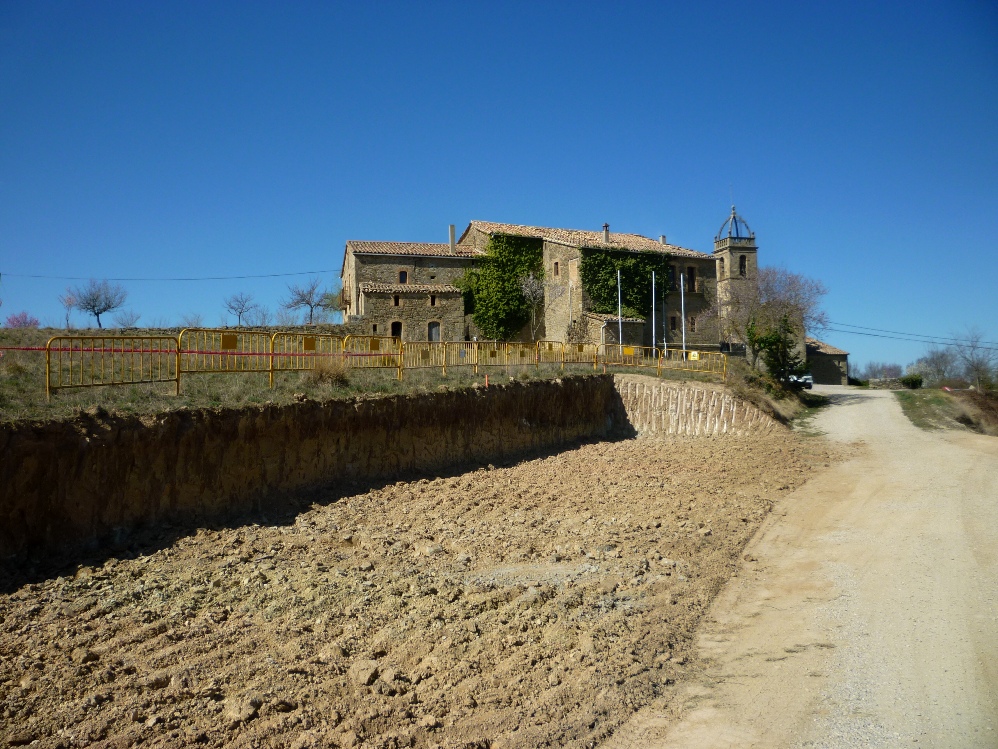 Obres al voltant de l'església de Sant Andreu de Linya Foto: Moisès Jordi