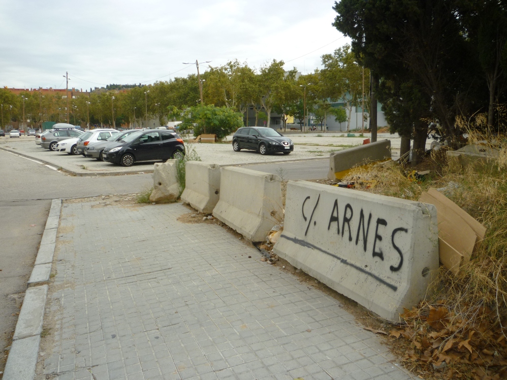 Zona d'aparcament al futur Parc Central de la Marina del Prat Vermell Foto:Moisès Jordi