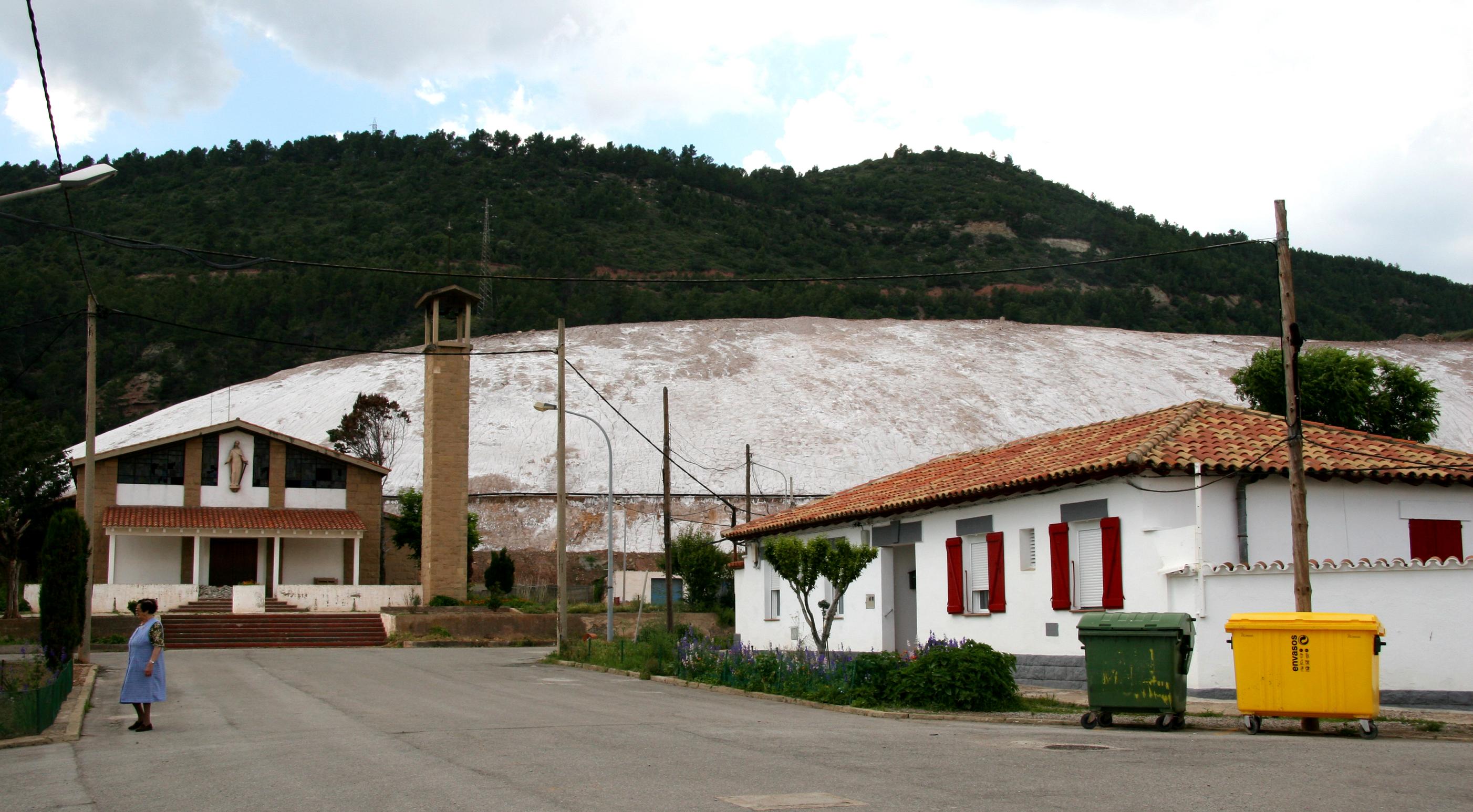Runam sal� al barri de la Botjosa Foto �lex Tarroja