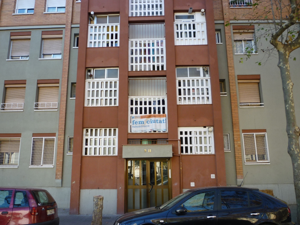 Edifici a rehabilitar al carrer V�lez Rubio Foto: Mois�s Jordi