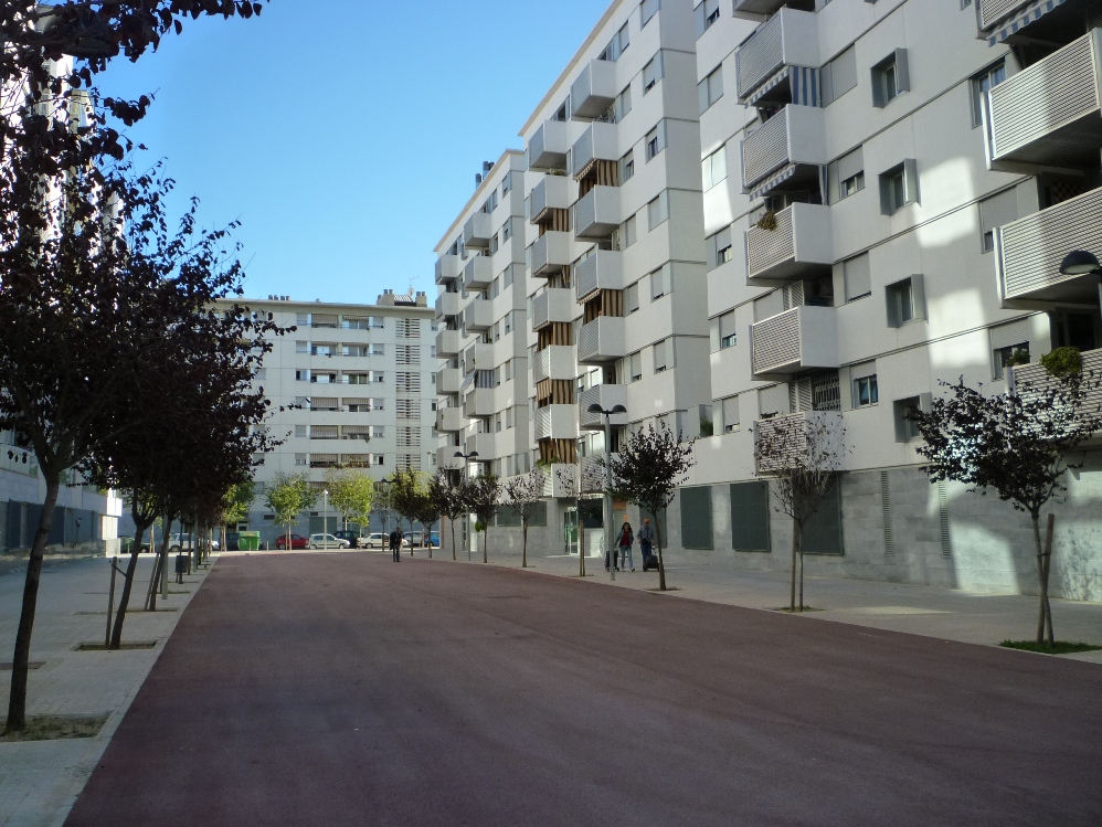 Nous blocs prop de la pla�a de Sant Roc Foto: Mois�s Jordi