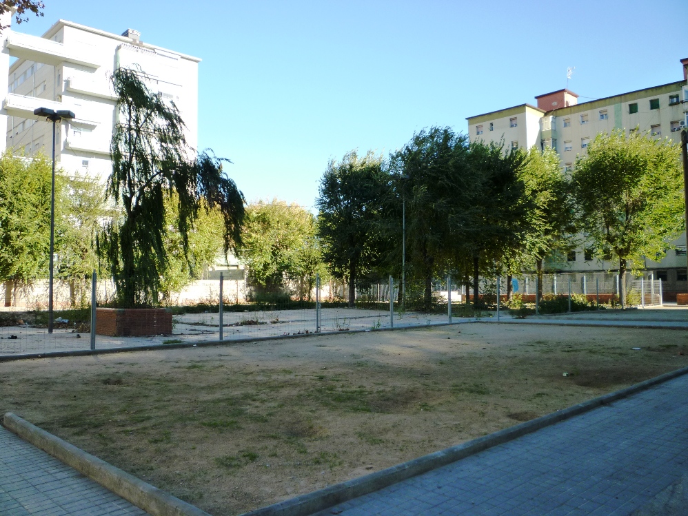 Solar on s'havia enderrocat un bloc al carrer M�laga Foto: Mois�s Jordi