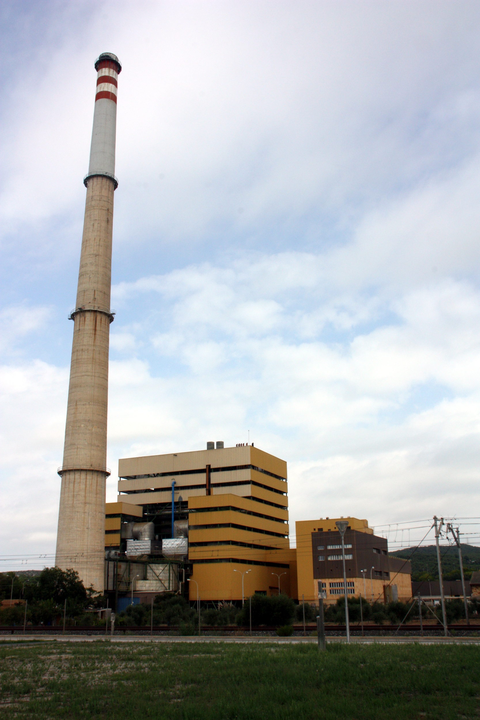 Vista general de la central t�rmica de Cubelles Foto: Ag�ncia Catalana de Not�cies